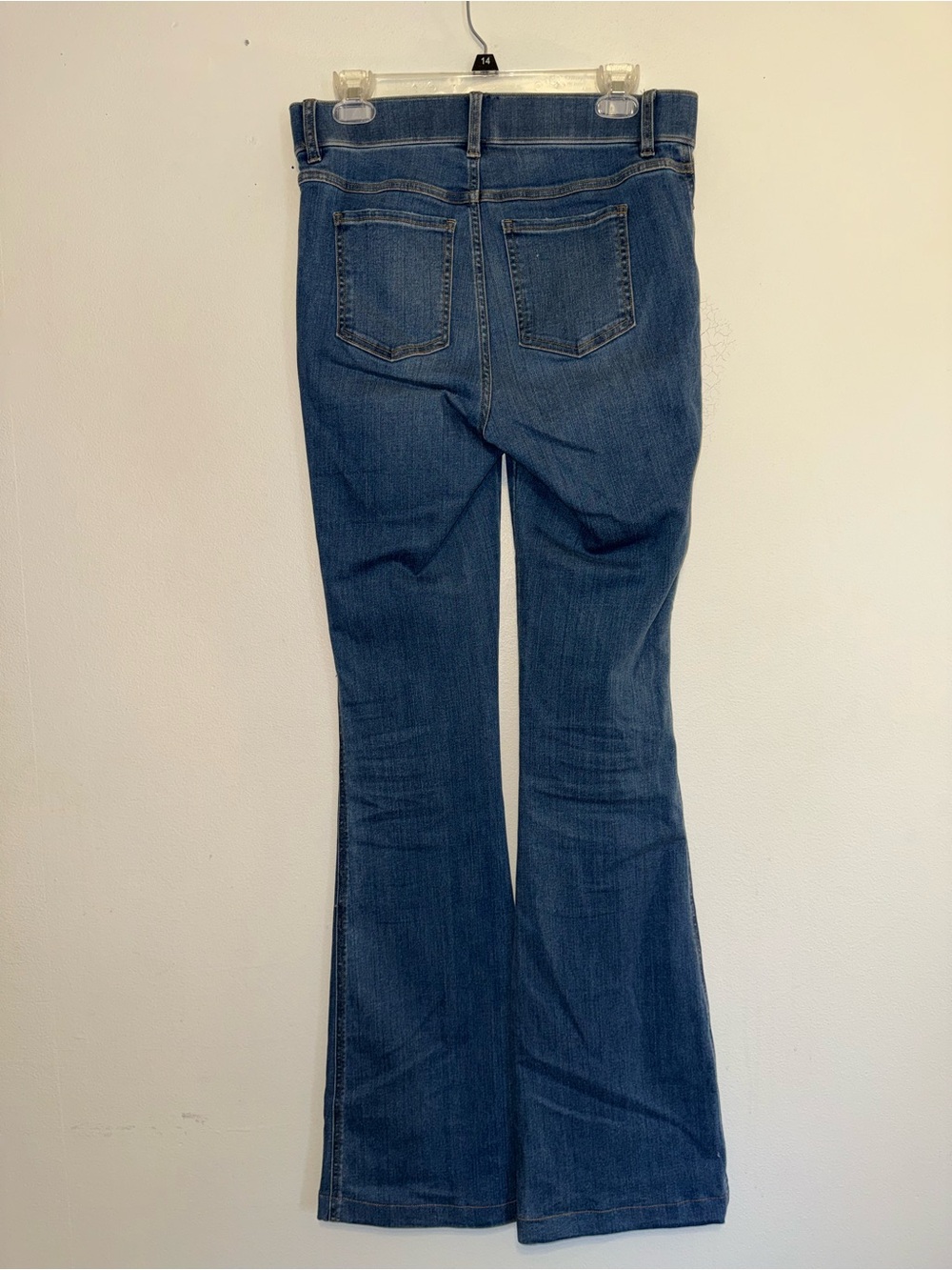 Spanx Flare Jeans Medium Wash Pull On High Waisted Denim Blue Size M 35" Inseam - Picture 4 of 8